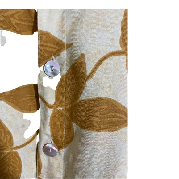 Pineapple moon silk Hawaiian floral button down mens shirt. Size Large - Picture 4 of 9